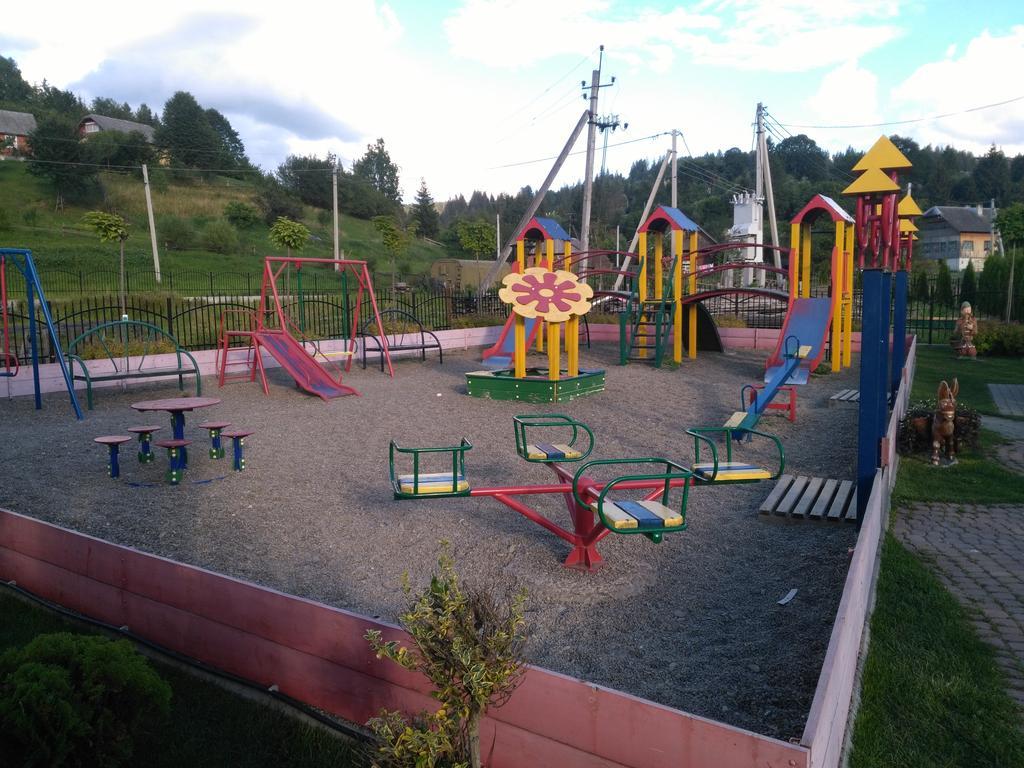 Hostynnyy Dvir Apartament Hotel & Spa Slavske Buitenkant foto